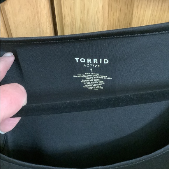 🍉 Torrid plus size maternity active tank, ruching on the sides, 1X, NWT, black - Picture 9 of 16